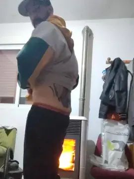 Gay sex chat with Giohot38 - camgaychat.com - Britain