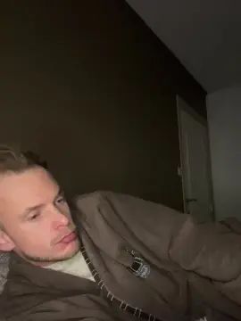 Gay sex chat with H0rnyHoney - camgaychat.com - Britain