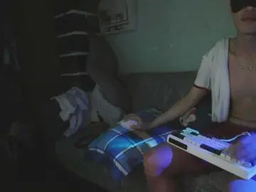 Gay sex chat with Anhtraidam - camgaychat.com - Vietnam