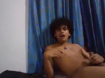 Gay sex chat with waywardcloud21 - camgaychat.com - Britain