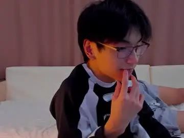 Gay sex chat with shinn_koita - camgaychat.com - Britain