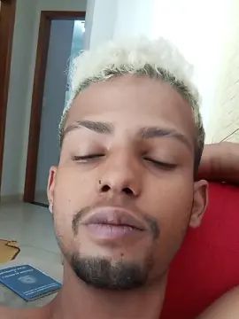 Gay sex chat with nicolas2392 - camgaychat.com - Portugal