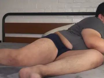 Gay sex chat with tall_chubhot - camgaychat.com - Britain