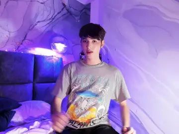 Gay sex chat with AngelHoshino - camgaychat.com - Britain