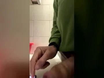 Gay sex chat with leadergigi26 - camgaychat.com - Britain