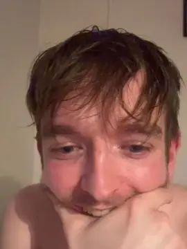 Gay sex chat with Bigdicktom69 - camgaychat.com - Britain