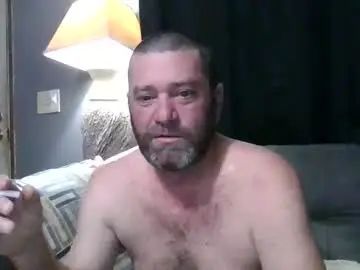 Gay sex chat with beardedpainter - camgaychat.com - Britain