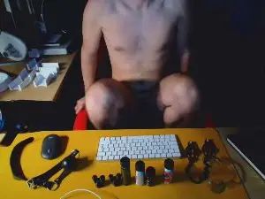 Gay sex chat with smile94 - camgaychat.com - Britain