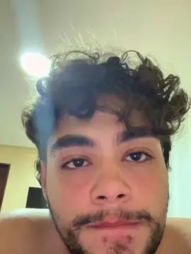 Gay sex chat with novinhos37 - camgaychat.com - Portugal