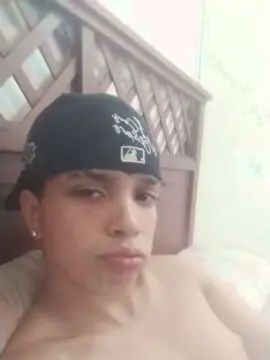 Gay sex chat with alejandro1702 - camgaychat.com - Spain