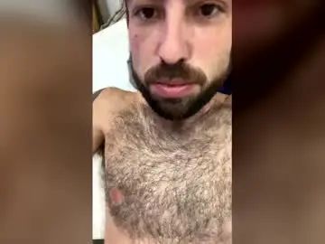 Gay sex chat with 2big_balls22 - camgaychat.com - Britain