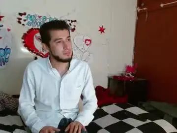 Gay sex chat with iamyourspicyone - camgaychat.com - Britain