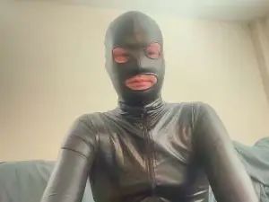 Gay sex chat with LatexMan0 - camgaychat.com - Britain