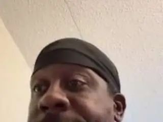 Gay sex chat with bedroombully77 - camgaychat.com - Britain