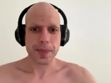 Gay sex chat with mc2023ff - camgaychat.com - Britain