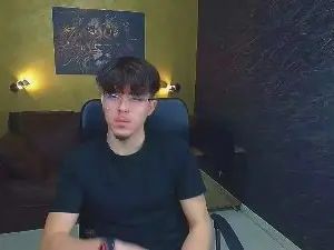 Gay sex chat with BodhiHayes - camgaychat.com - Britain