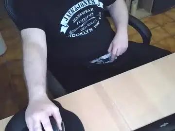 Gay sex chat with drake_0088 - camgaychat.com - Britain