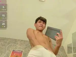 Gay sex chat with Ethan_Wesstt - camgaychat.com - Britain