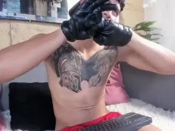 Gay sex chat with jackson_macleyn - camgaychat.com - Britain