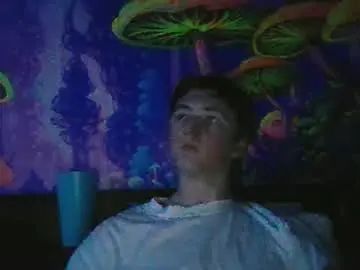 Gay sex chat with twinkboyboi69 - camgaychat.com - Britain