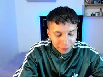 Gay sex chat with jhony_rayder - camgaychat.com - Britain