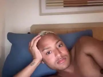Gay sex chat with thiagoamado - camgaychat.com - Britain
