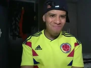 Gay sex chat with wild_bigcock36 - camgaychat.com - Britain