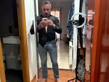 Gay sex chat with javiercerrob - camgaychat.com - Britain