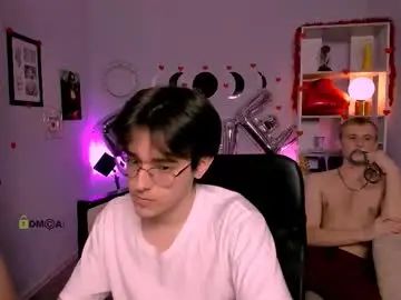 Gay sex chat with kairo_star - camgaychat.com - Britain