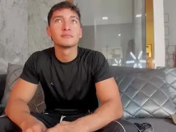 Gay sex chat with maik_mejia - camgaychat.com - Britain