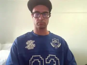 Gay sex chat with paulyaaa8 - camgaychat.com - Britain