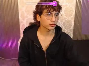 Gay sex chat with justin_tay1 - camgaychat.com - Britain