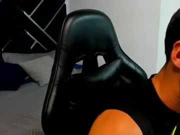 Gay sex chat with leo_carter1 - camgaychat.com - Britain