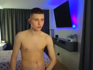 Gay sex chat with keviinx444 - camgaychat.com - Britain