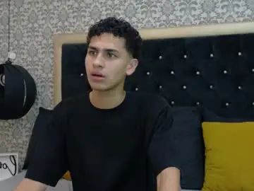 Gay sex chat with dark_sultan - camgaychat.com - Britain