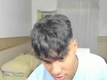 Gay sex chat with twinkwolf2 - camgaychat.com - Britain