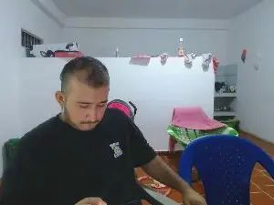 Gay sex chat with samarahorny69 - camgaychat.com - Britain