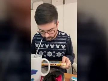 Gay sex chat with pisellone_roma - camgaychat.com - Britain