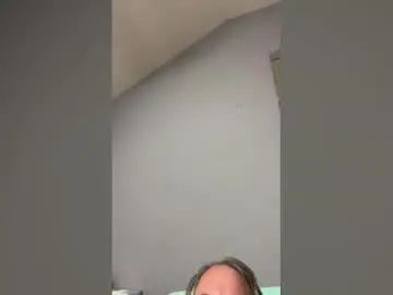 Gay sex chat with busterhyman22 - camgaychat.com - Britain