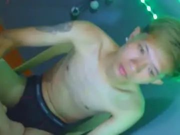 Gay sex chat with asian_macky - camgaychat.com - Britain