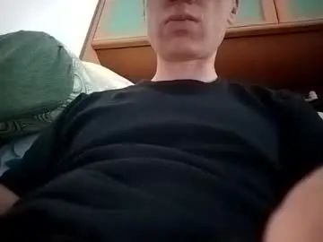 Gay sex chat with dewallen2025 - camgaychat.com - Britain