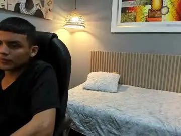 Gay sex chat with matthewtiger - camgaychat.com - Britain