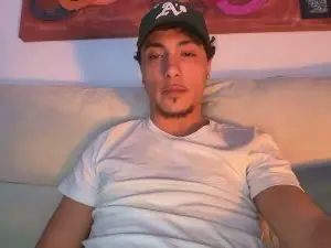 Gay sex chat with AmoElite - camgaychat.com - Britain