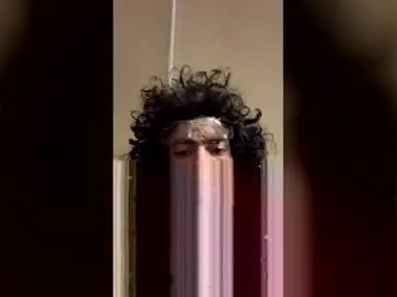 Gay sex chat with athenileohmz - camgaychat.com - Britain