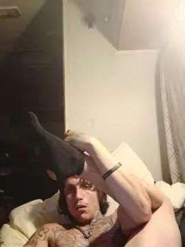 Gay sex chat with Karmacall36 - camgaychat.com - Britain