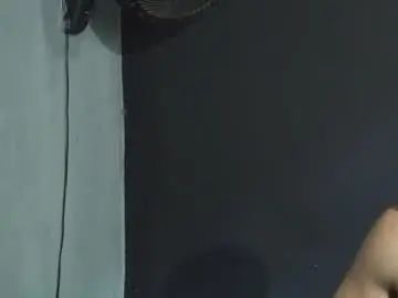 Gay sex chat with colton_eyes - camgaychat.com - Britain