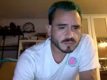 Gay sex chat with freddydiazhenriquez - camgaychat.com - Britain