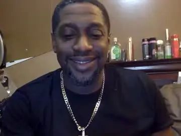 Gay sex chat with darnell1234567 - camgaychat.com - Britain