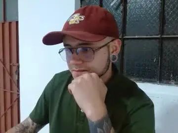 Gay sex chat with juan_gallo - camgaychat.com - Spain