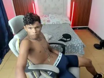 Gay sex chat with juan_mhata - camgaychat.com - Britain